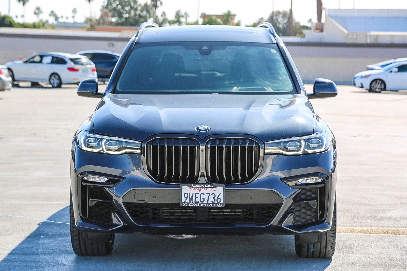 Used 2022 BMW X7 xDrive40i w/ M Sport Package AWD/4WD image 2