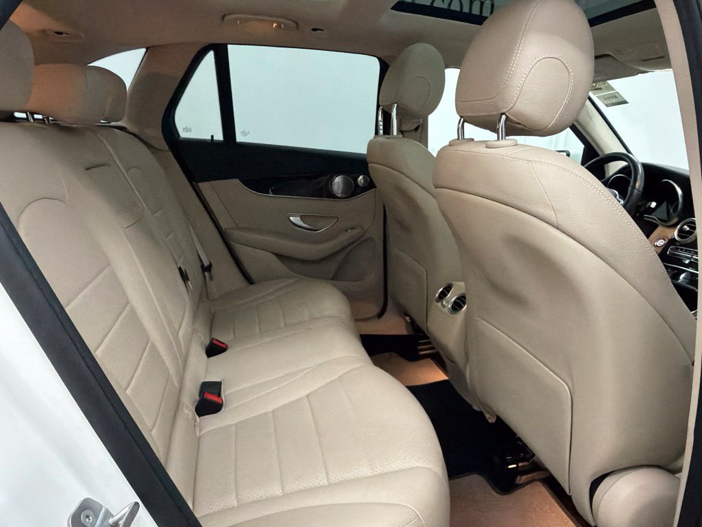 Used 2020 Mercedes-Benz GLC 300 4MATIC image 26