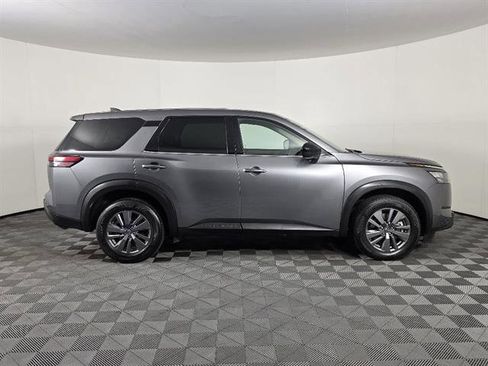 Used 2024 Nissan Pathfinder S AWD/4WD image 2