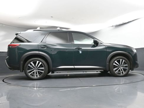 Used 2024 Nissan Pathfinder Platinum w/ Lighting Package (N93) AWD/4WD image 29