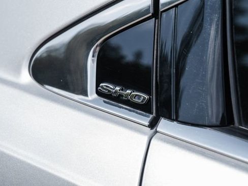 Used 2010 Ford Taurus SHO image 38