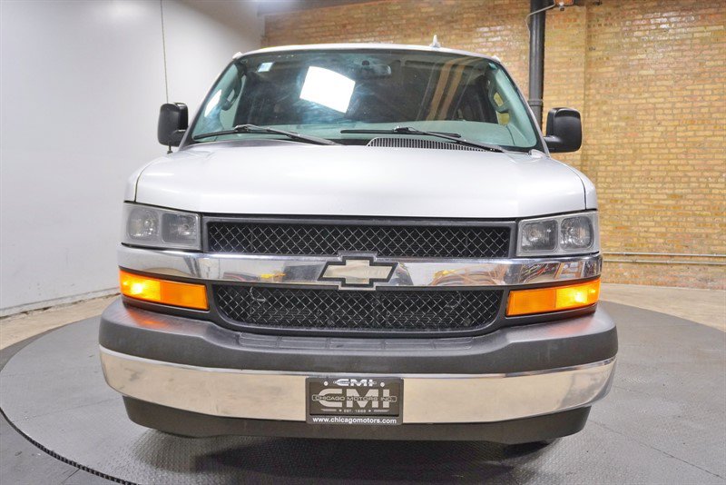 Used 2017 Chevrolet Express 3500 LT w/ LT Preferred Equipment Group RWD image 4