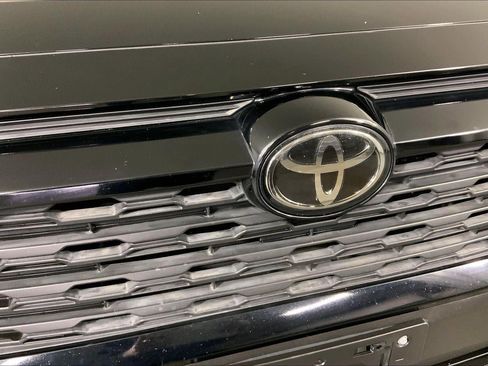 Used 2019 Toyota RAV4 XLE Premium image 29