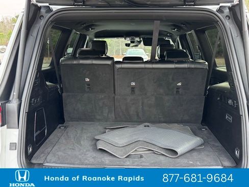 Used 2024 Jeep Wagoneer L Series II image 19