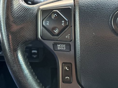 Used 2018 Toyota Tacoma TRD Sport RWD image 25