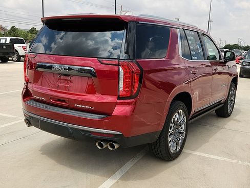 Used 2023 GMC Yukon Denali Ultimate AWD/4WD image 3