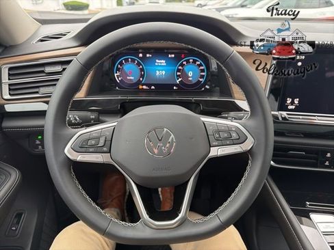 New 2026 Volkswagen Atlas SE image 10