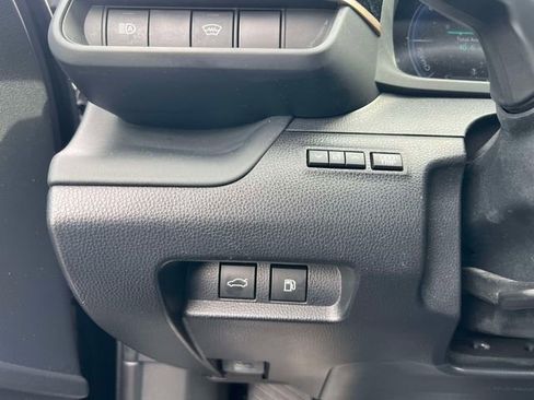 Certified 2023 Toyota Crown XLE image 23