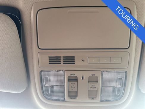 Used 2019 Honda CR-V Touring image 20