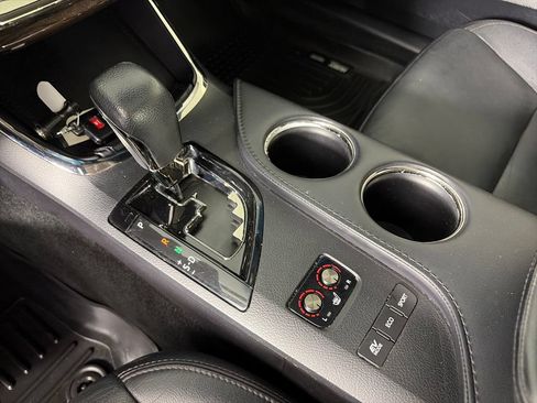 Used 2014 Toyota Avalon XLE Touring FWD image 22