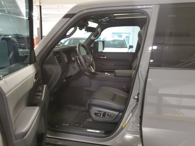 Used 2026 Lexus GX 550 AWD/4WD image 13