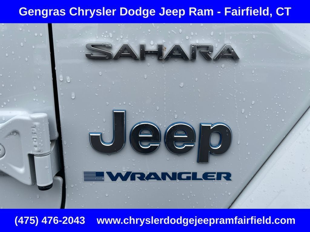 Used 2023 Jeep Wrangler Unlimited Sahara w/ Cold Weather Group AWD/4WD image 16