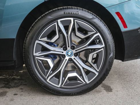 Used 2025 BMW iX xDrive50 w/ Premium Package AWD/4WD image 8