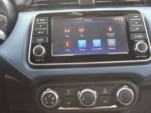Used 2025 Nissan Versa SV FWD image 19