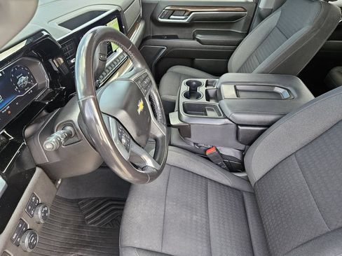 Used 2022 Chevrolet Silverado 1500 LT w/ Z71 Off-Road Package AWD/4WD image 14