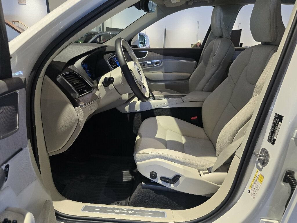 Used 2024 Volvo XC90 T8 Plus w/ Protection Package Premier AWD/4WD image 17