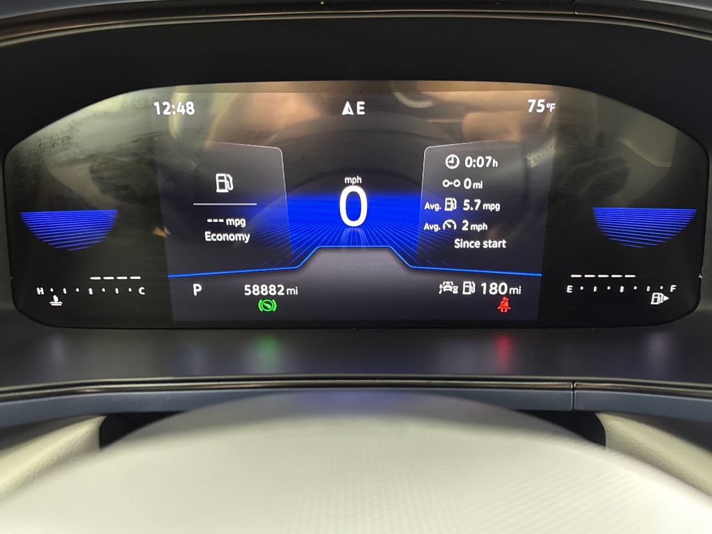 Used 2024 Volkswagen Taos SE w/ Panoramic Sunroof Package FWD image 15