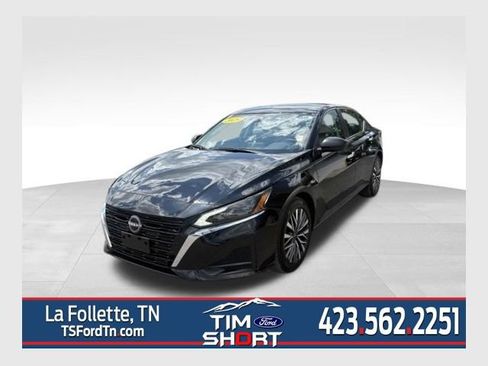 Used 2025 Nissan Altima 2.5 SV FWD image 1