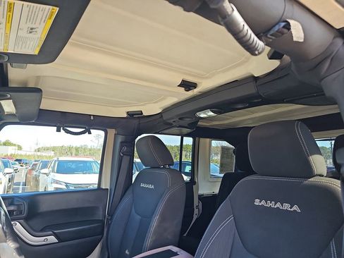 Used 2016 Jeep Wrangler Unlimited Sahara image 36