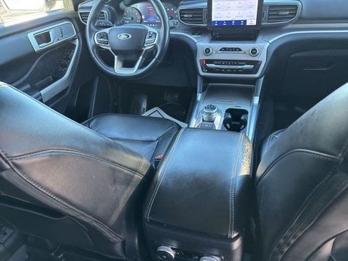 Used 2023 Ford Explorer XLT w/ Equipment Group 202A image 43