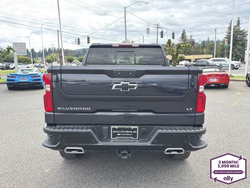 Used 2024 Chevrolet Silverado 1500 LT Trail Boss w/ Convenience Package II AWD/4WD image 4
