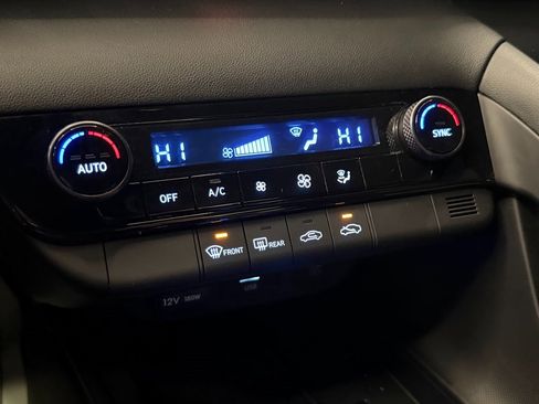 Used 2025 Hyundai Elantra Sport image 14