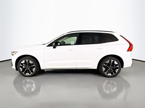 Certified 2026 Volvo XC60 B5 Plus w/ Climate Package PRO image 4