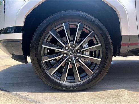Used 2025 Lexus GX 550 w/ Accessory Package (Z1) AWD/4WD image 11