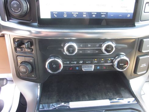 Used 2023 Ford F150 Lariat w/ Trailer Tow Package AWD/4WD image 18