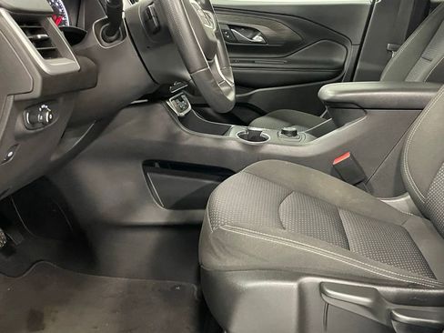 Used 2022 GMC Terrain SLE image 10