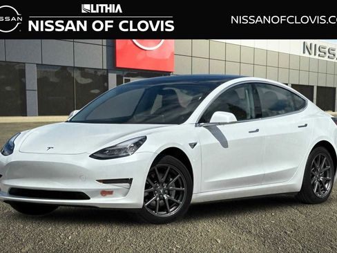 Used 2020 Tesla Model 3 Standard Range image 1