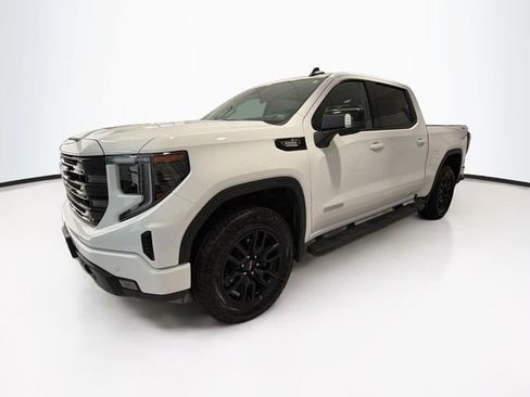Used 2025 GMC Sierra 1500 Elevation w/ Elevation Premium Package AWD/4WD image 3