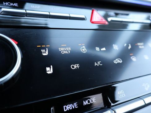 Used 2025 Hyundai Santa Fe Limited image 40