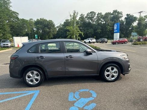 Used 2023 Honda HR-V LX image 9