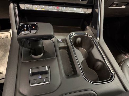 Used 2025 GMC Sierra 1500 AT4 w/ Technology Package image 19