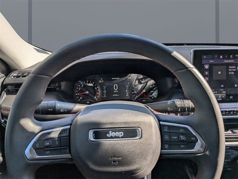 Used 2022 Jeep Compass Trailhawk image 29