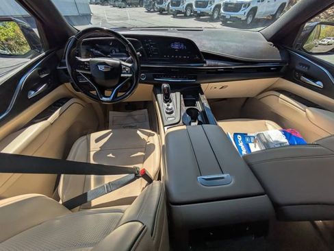 Used 2023 Cadillac Escalade Premium Luxury AWD/4WD image 33