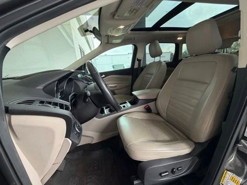 Used 2019 Ford Escape SEL image 8