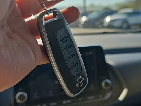 Used 2025 Nissan Rogue SV image 37