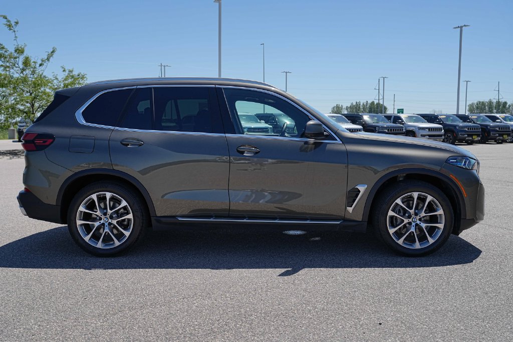Used 2026 BMW X5 xDrive40i AWD/4WD image 6