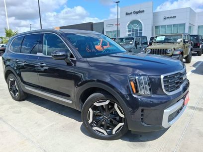 Used 2025 Kia Telluride S
