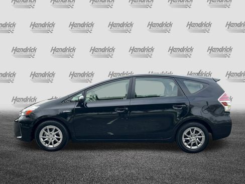 Used 2017 Toyota Prius V Two w/ Carpet Mat Package image 8