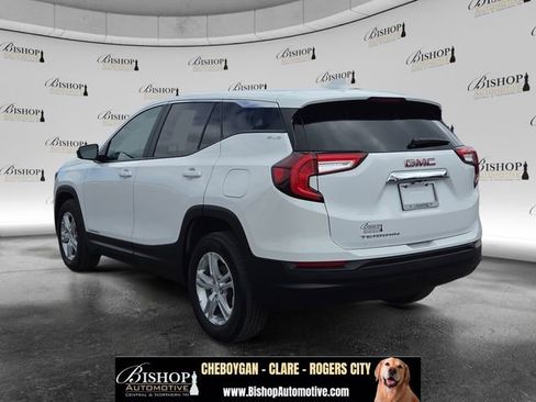 Used 2024 GMC Terrain SLE w/ LPO, Floor Liner Package FWD image 19