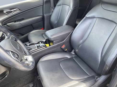 Used 2024 Kia Sportage EX FWD image 11