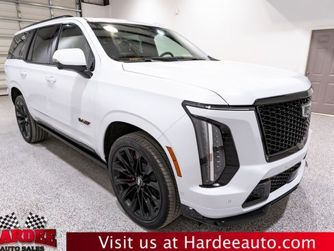 Used 2026 Cadillac Escalade V w/ LPO, ONYX Package AWD/4WD image 6