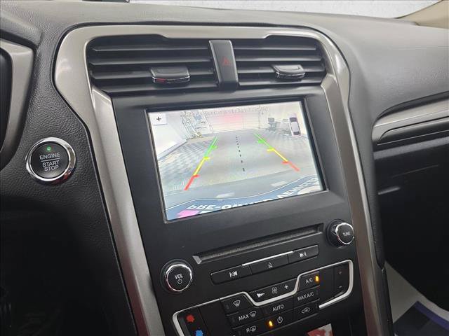 Used 2017 Ford Fusion SE w/ Equipment Group 201A FWD image 14