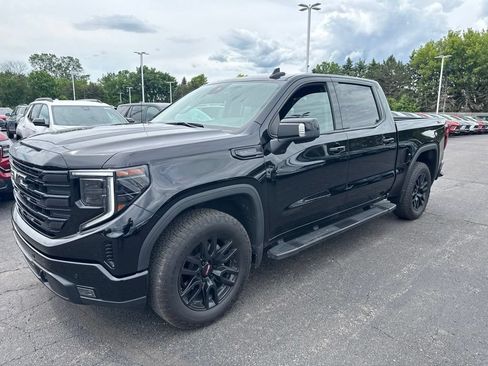 Used 2025 GMC Sierra 1500 Elevation w/ Elevation Premium Package AWD/4WD image 5