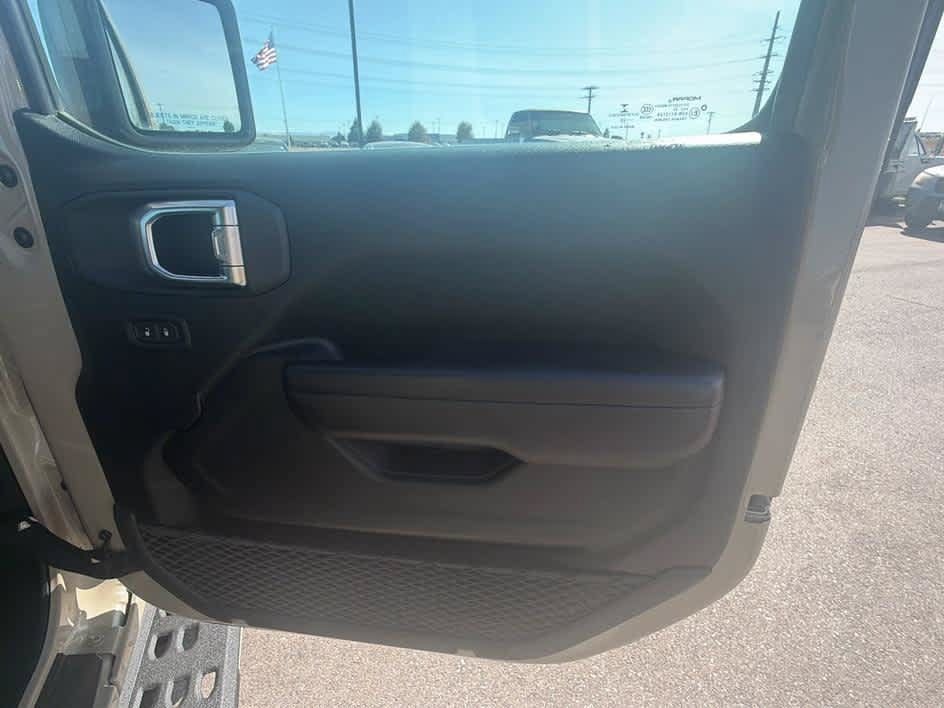 Used 2020 Jeep Gladiator Sport w/ Quick Order Package 24S AWD/4WD image 26