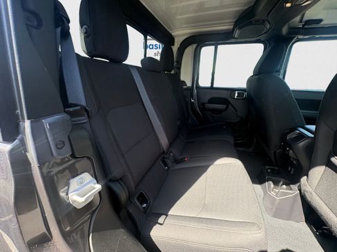 Used 2022 Jeep Gladiator Sport AWD/4WD image 23