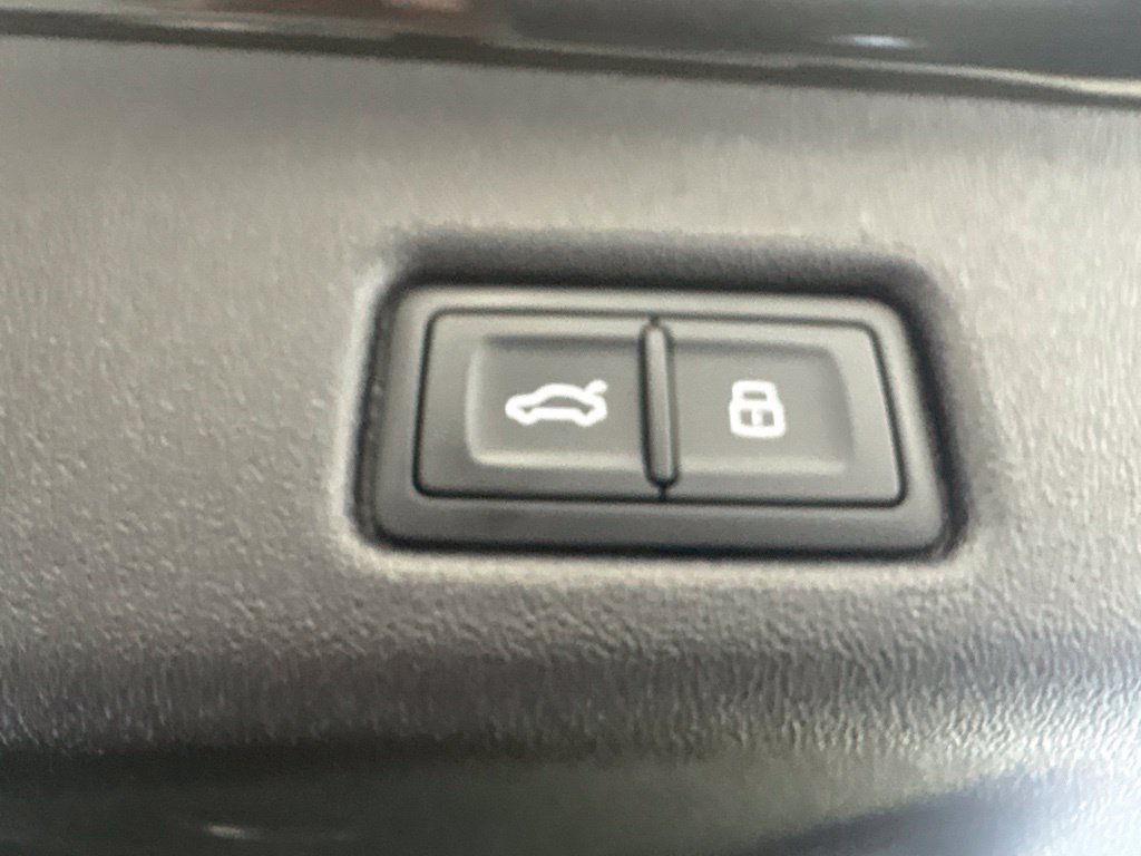Used 2025 Audi Q5 Premium AWD/4WD image 22